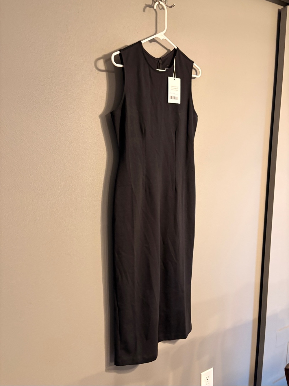 Everlane Black Sleeveless Midi Dress - Sleek Minimalist Silhouette